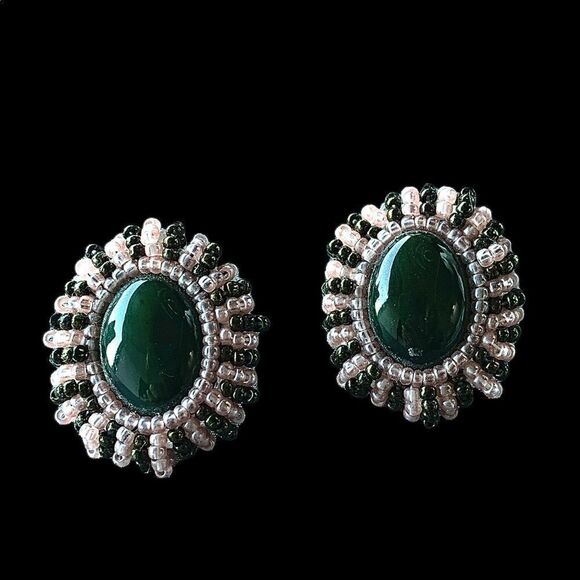 Vtg natural green cab with pink and ab green glass beads round pierced earrings - Picture 8 of 13